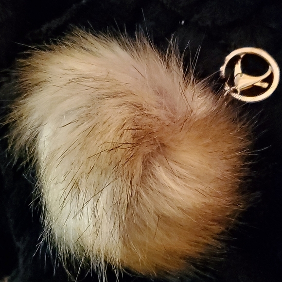 Tan Brown Furry Pom Keychain - Picture 2 of 3